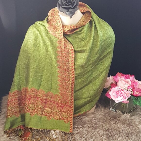 Vintage Green Pashmina Wrap: Lightweight Evening Shawl Birthday Christmas Gift - Picture 2 of 8